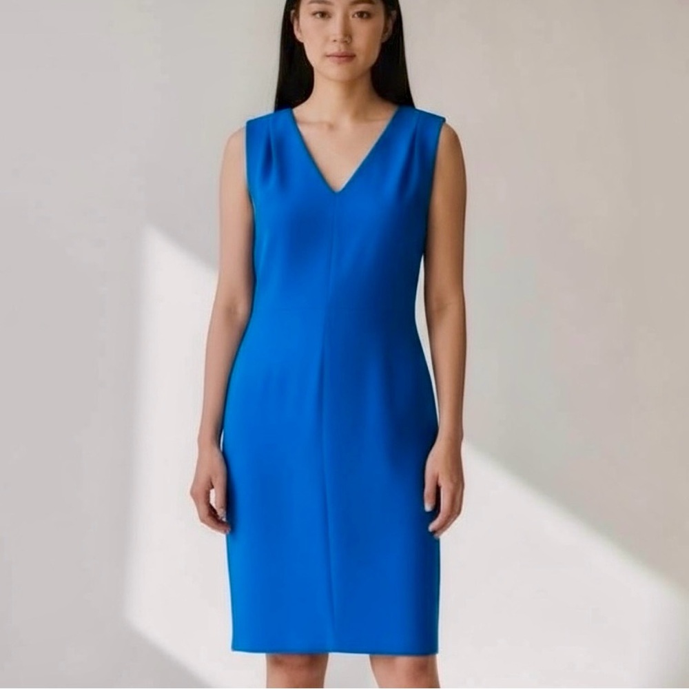 Banana Republic Sleeveless Sheath V Neck Dress in Blue
